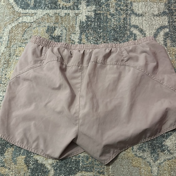 Women’s size L Old Navy shorts - Picture 3 of 3